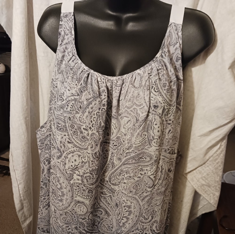 Lane Bryant Light Gray Paisley Tank Top